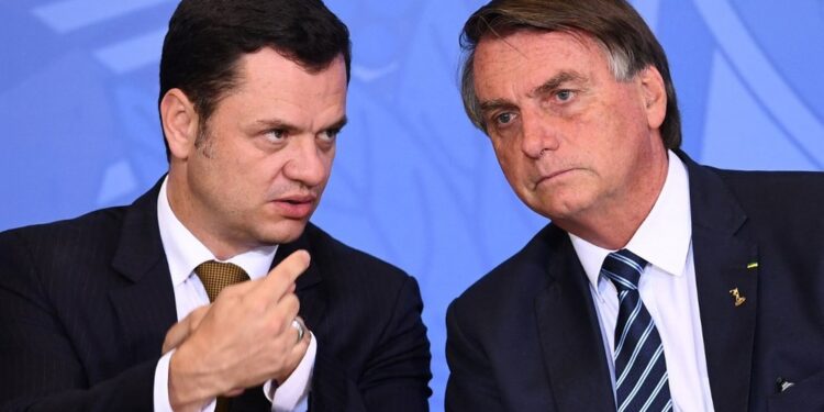 Anderson Torres foi à Bahia pessoalmente pedir apoio da PF à PRF visando interferir no fluxo de eleitores