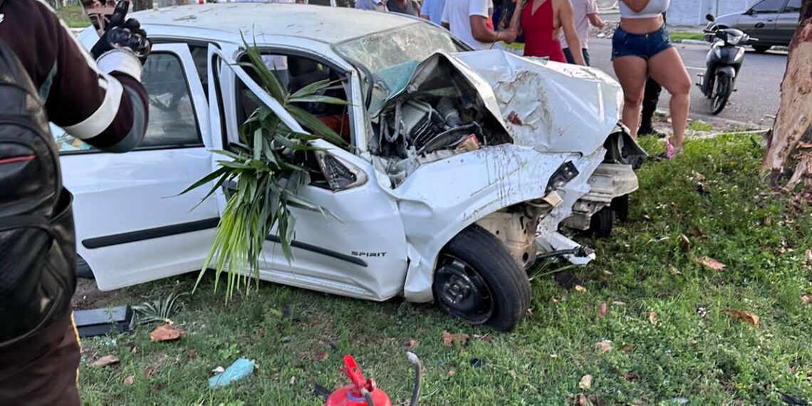 Publicitário feirense morre em grave acidente na Avenida Maria Quitéria