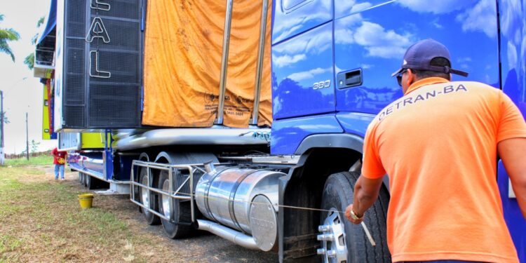 Detran-BA inicia vistoria de trios e carros de apoio para a Micareta de Feira de Santana