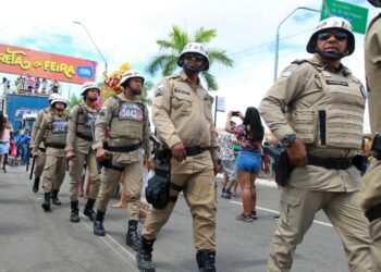 Com patrocínio do Governo do Estado, arrastão de Tiago Aquino encerra a Micareta de Feira