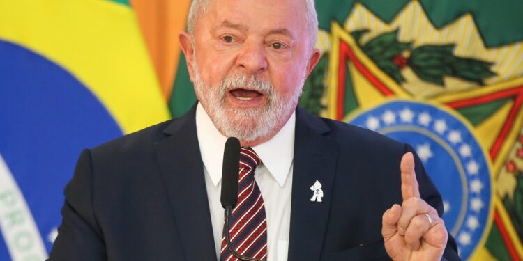 Ipec: aos 100 dias, governo Lula é aprovado por 39% e reprovado por 26%