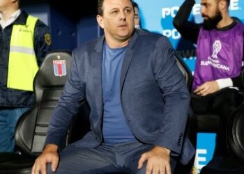 São Paulo demite técnico Rogério Ceni
