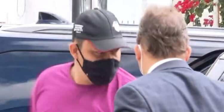 Médico acusado de matar ex-companheira e abandonar corpo em rodovia vai a júri popular na Bahia