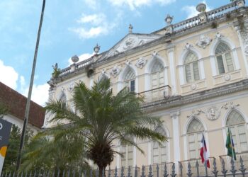 Servidor público é preso na Bahia por exploração sexual de adolescentes; suspeito ameaçava cortar benefício social de vítimas