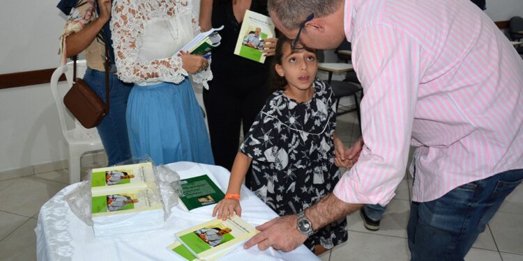 História de vida pessoal e profissional de Ildes Ferreira é marcada em livro