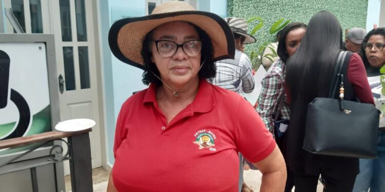 Conceição Borges repudia descaso dos podres com a zona rural de Feira de Santana