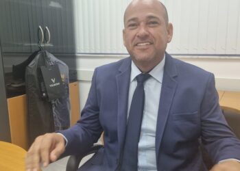 Binho Galinha defende energia solar no Centro de Convenções de Feira