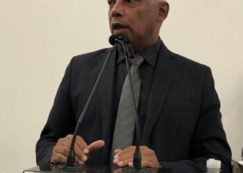 “Feirantes são maltratados pelo governo”, denuncia vereador