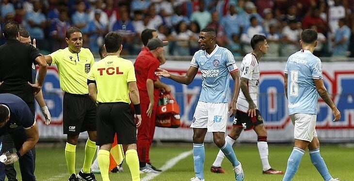 CBF vê erro na expulsão de Kanu, além de simulação de Gabigol