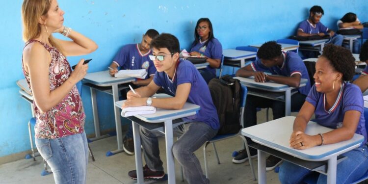 Governo da Bahia convoca professores da educação básica aprovados em seleção REDA