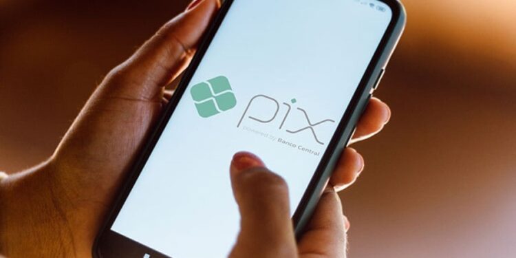 Pix supera cartões de crédito e débito em número de transações
