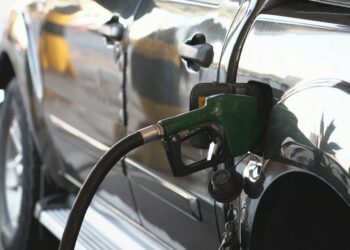 Bahia tem aumento de 5% no preço da gasolina; reajuste do diesel é de 2%