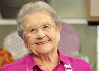 Morre Palmirinha Onofre, cozinheira e apresentadora ícone da TV, aos 91 anos