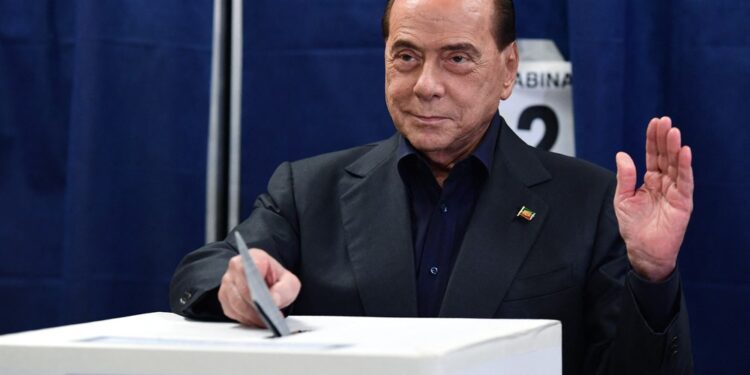 Silvio Berlusconi, ex-primeiro-ministro da Itália, morre aos 86 anos