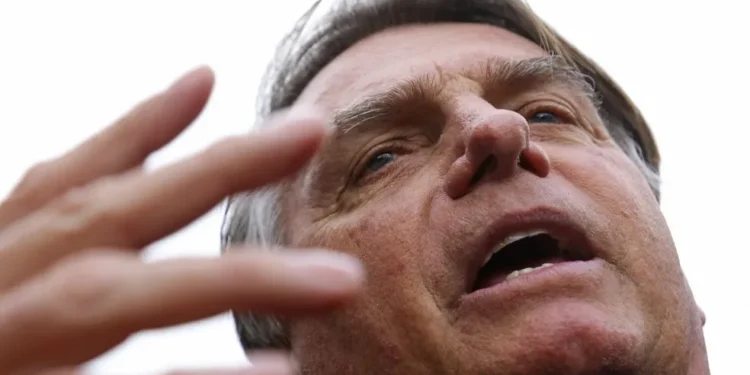 Com 3×1 para tornar Bolsonaro inelegível, TSE suspende sessão; julgamento retorna na sexta