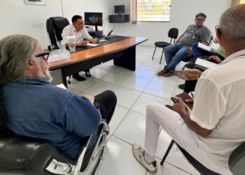 Sérgio Carneiro reúne corpo técnico da SMTT e discute soluções para o sistema de transporte