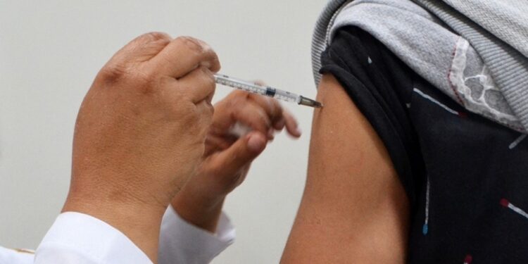 Vacina contra gripe segue disponível nas unidades de saúde enquanto durar o estoque