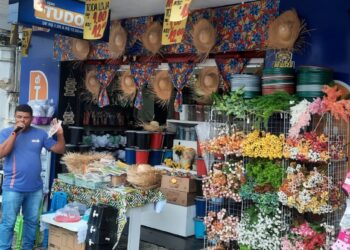 Clima das festas juninas toma conta do centro de Feira de Santana