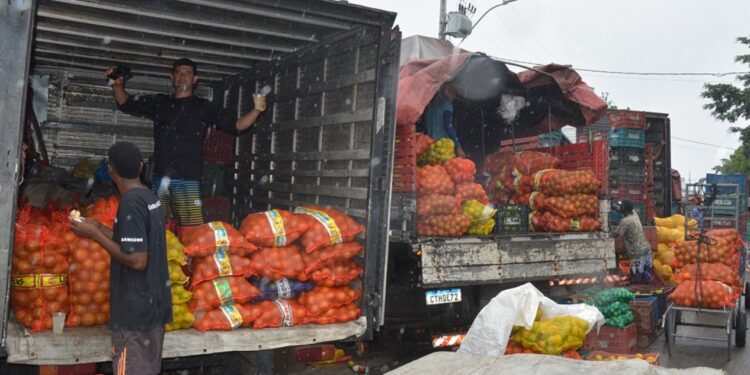 Centro de Abastecimento funciona normalmente na sexta; sábado estará fechado