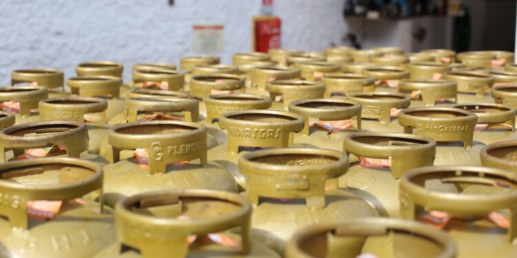 Gás de cozinha tem preço reduzido em 11% na Bahia