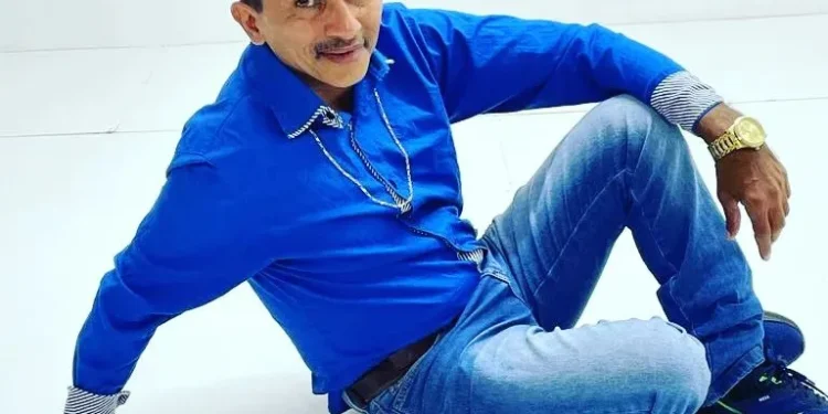 Empresários de Manoel Gomes, do hit Caneta Azul, brigam por dívida milionária