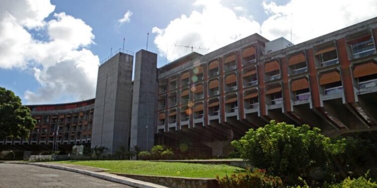 Governo da Bahia anuncia antecipação de metade do salário de servidores para véspera do São João