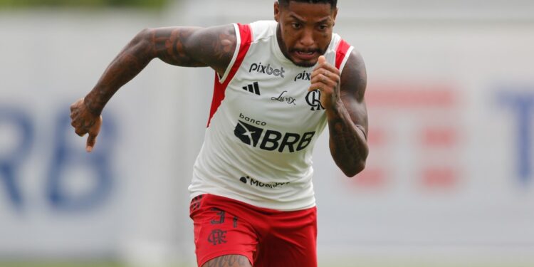 Marinho assina rescisão amigável com o Flamengo e reforçará o Fortaleza