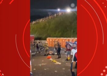 Treze pessoas são levadas para delegacia após briga entre torcedores do Vitória dentro do Barradão; vídeo