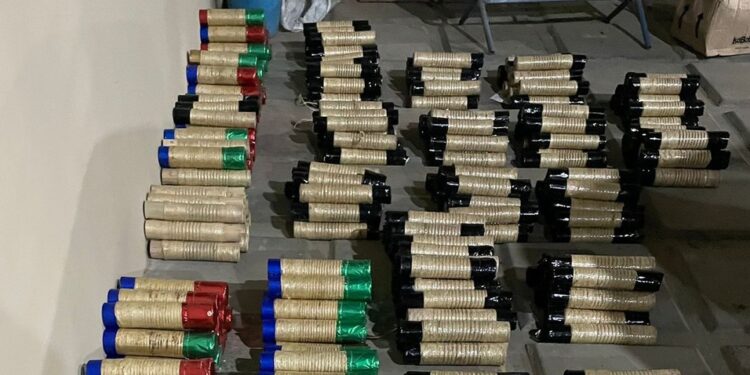 Novo carregamento com mais de 360 espadas juninas é apreendido em Cruz das Almas