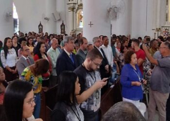 Feirenses celebram Senhora Santana em clima festivo