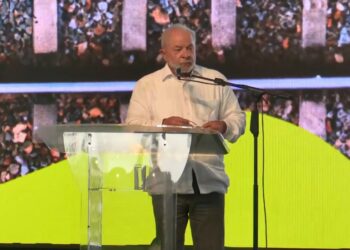 Lula anuncia Ferrovia Oeste-Leste como 1ª obra do novo PAC e pede ‘hora extra’ para inauguração até 2026