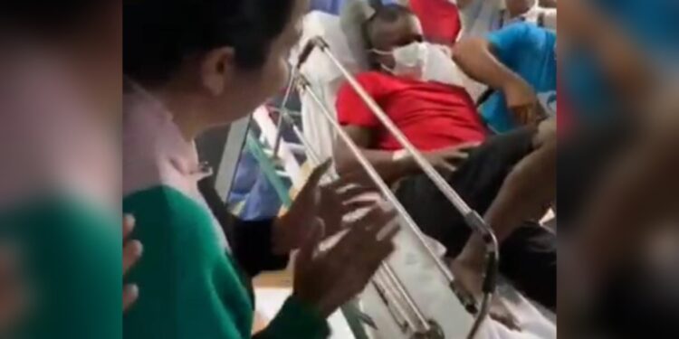 Jovem baleado na cabeça tem alta de hospital