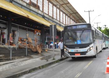 Ponto de ônibus do Shopping Cidades das Compras é reativado