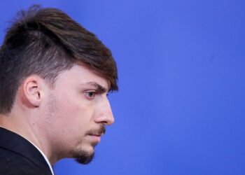 Polícia do DF cumpre mandado de busca e apreensão contra Jair Renan Bolsonaro