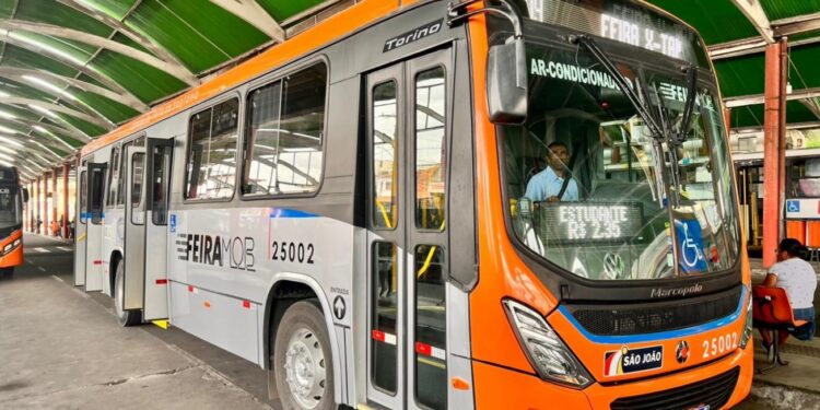 Em Feira, ônibus 0KM com ar condicionado passam a integrar a frota de transporte público