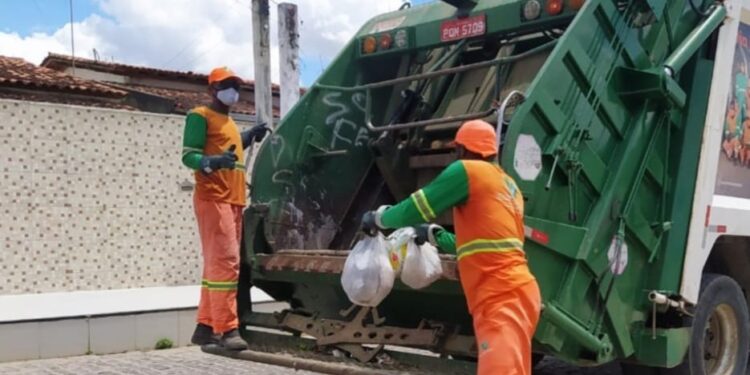 Prefeitura de Feira sofre ‘sequestro’ de R$ 27 milhões, por débito com coleta do lixo