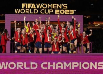Espanha supera crise, vence Inglaterra e conquista título inédito da Copa do Mundo