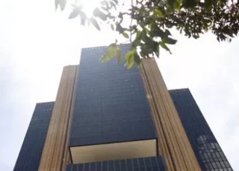 BC corta juros para 13,25% em primeira queda após 3 anos