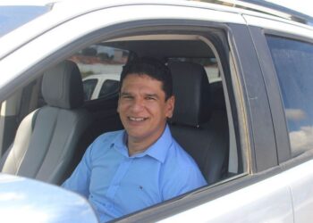 Prefeito de cidade da Bahia é baleado no pescoço enquanto fazia videochamada com noiva
