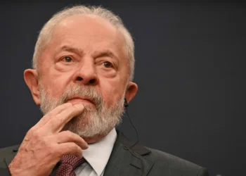 Lula chega a hospital de Brasília para cirurgia no quadril