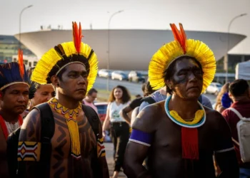 Senado vai contra STF e aprova marco temporal para demarcações de terras indígenas