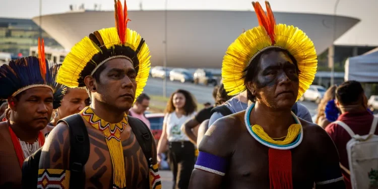 Senado vai contra STF e aprova marco temporal para demarcações de terras indígenas