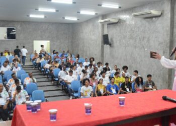 Mais de 200 jovens participaram da 4ª Conferência Municipal da Juventude
