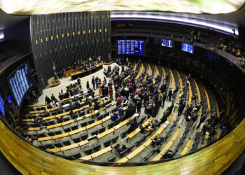 Datafolha: Congresso é reprovado por 33% dos brasileiros, e aprovado por 16%