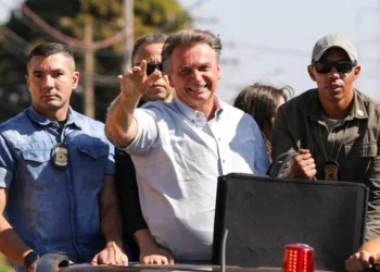 TSE multa Bolsonaro por impulsionamento ilegal contra Lula