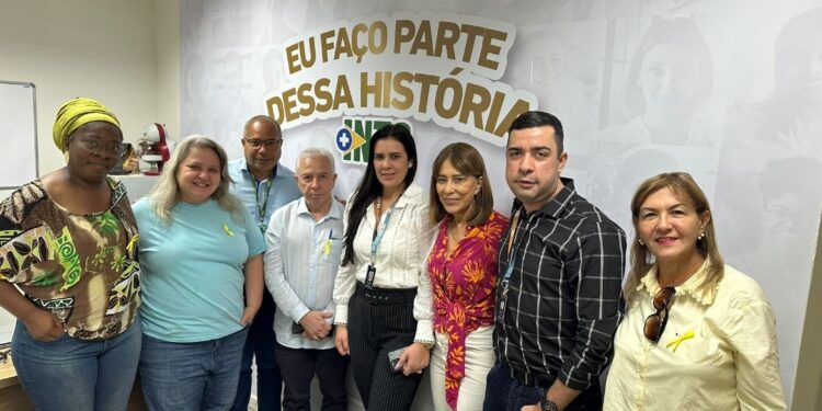 Comissão de residência médica do MEC e diretores da UNEF realizam visita técnica na UPA Estadual de Feira de Santana