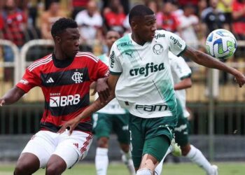Com polêmica por paradinha, Flamengo vence Palmeiras nos pênaltis e é bicampeão do Brasileirão sub-20
