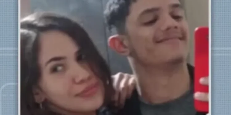 Casal de jovens morre afogado em praia turística no sul da Bahia