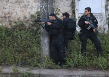 Secretaria de Segurança e PF discutem ações de combate ao crime organizado após operação que deixou 5 mortos em Salvador