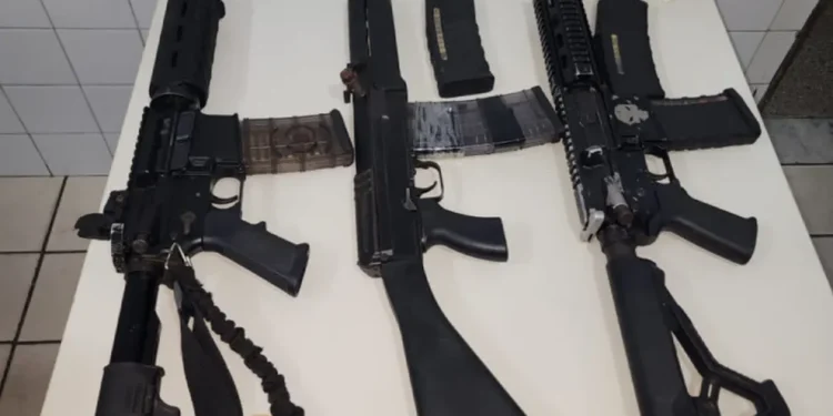 Violência na Bahia: número de fuzis apreendidos até setembro deste ano mais que dobrou em relação a 2022